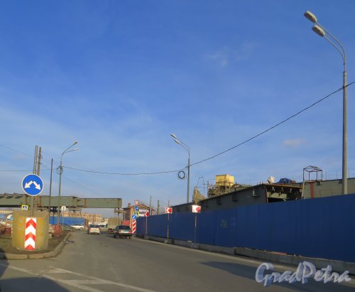 Строительство автомобильной развязки в устье Обводного канала. Фото 25 февраля 2014 года.