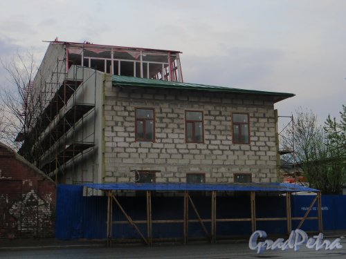 Набережная Обводного канала, дом 62, корпус 2, литера А. Строительство нового здания. Вид с набережной Обводного канала. Фото 10 мая 2014 года.