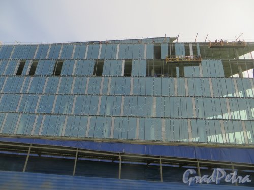 Ннабережная Адмирала Лазарева, дом 22. Строительство делового комплекса «Тринити плейс». Вид с набережной. Фото 28 апреля 2014 года.