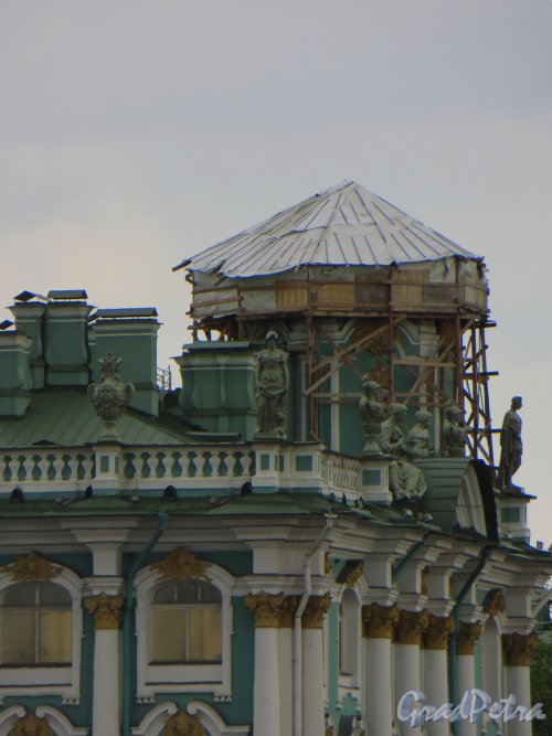Дворцовая набережная, дом 38. Ремонт телеграфной башни Зимнего Дворца. Фото 15 мая 2014 года.