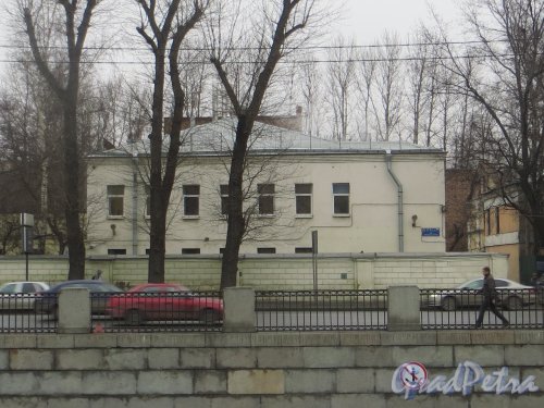 набережная Обводного канала, дом 177, литера Д. Фасад со стороны Обводного канала. Фото 11 марта 2015 года.