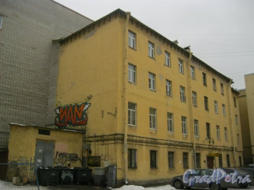 наб. Адмирала Макарова, дом 26. Фрагмент здания со стороны внутреннего двора. Фото 3 марта 2016 г.