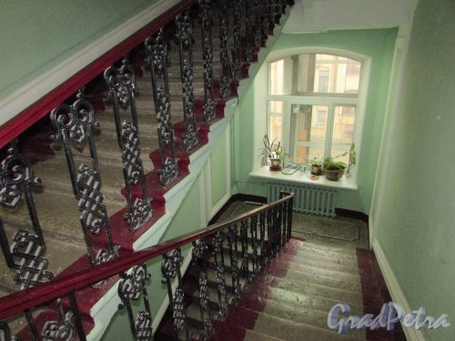 набережная канала Грибоедова, дом 19. Парадная лестница. Фото 20 октября 2016 года.