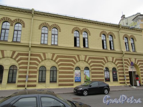 Наб. канала Грибоедова, д. 103. Здание Полицейского архива. Общий вид фасада. фото сентябрь 2018 г.