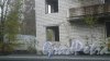 Всеволожск, ЖСК «СерКон», улица Константиновская, дом 101. Вид заброшенной стройки, из окна второго этажа видны насквозь плодовые деревья расположенного напротив ИЖС-участка, фото 26 сентября 2016 года.