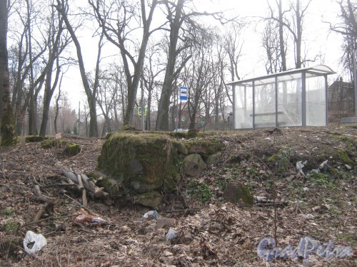 г. Ломоносов, Мордвиновка. Остатки здания хим. лаборатории около кладбища. Фото 7 марта 2014 г.
