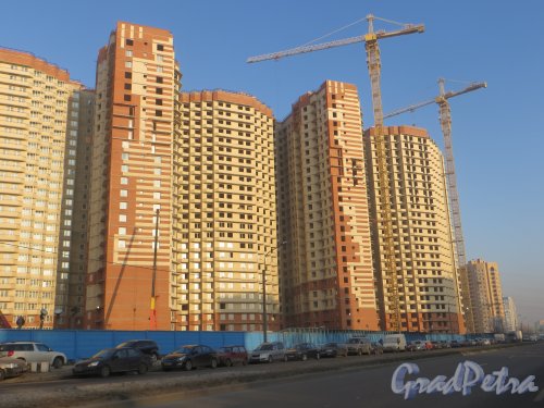 улица Орджоникидзе, участок 1, (северо-восточнее пересечения с пр. Космонавтов). Строительство корпусов жилого комплекса «Южный». Фото 20 ноября 2014 года