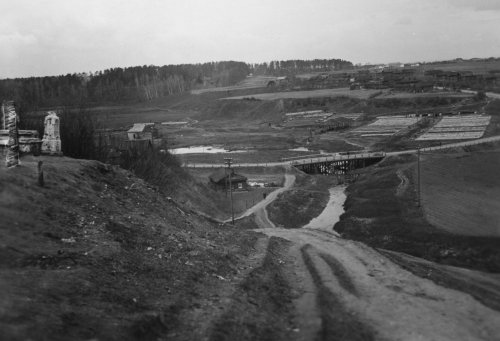 Мост через реку Тосно в поселке Никольское. Фото норвежца Эрика Сундвора, 1935 год.