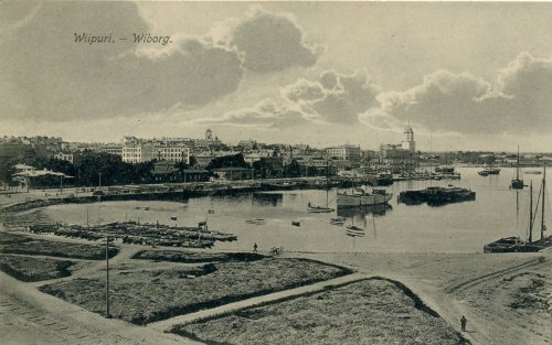 Вид на залив Салака-Лахти и застройку набережной со стороны Северного вала в начале XX века.