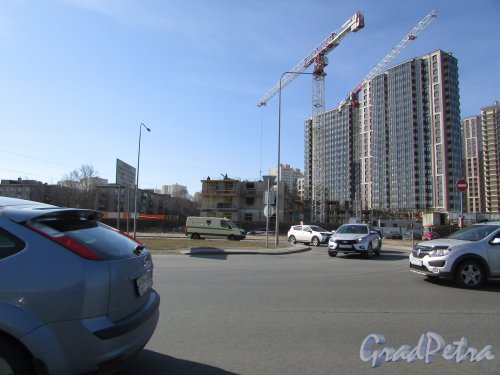 посёлок Шушары, строительство новых домов в жилом квартале UP «Московский». Фото 7 апреля 2020 г.