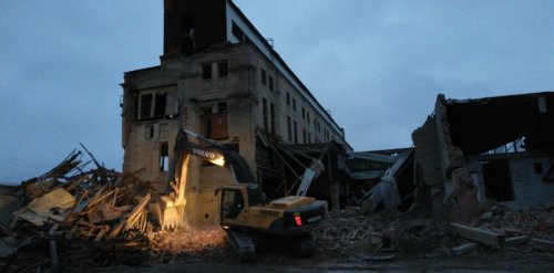 Снос зданий Никольского кирпичного завода. Фото 27 ноября 2019 года