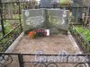 г. Пушкин, Кузьминское кладбище. Захоронение М.А. Гуляевской и Л.И. Подобаевой. Фото 5 мая 2014 г.
