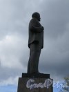 Памятник В.И. Ленину в городе Лодейное поле. Вид в профиль. фото май 2015 г.