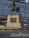 Памятник Александру Невскому на пл. Александра Невского. Вид со стороны Невы. фото май 2016 г.