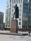 Памятник Ф.Э. Дзержинскому, 1981 Адрес: Шпалерная ул., д. 62 (сквер). Вид со спины. фото апрель 2018 г.