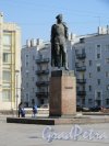 Памятник Ф.Э. Дзержинскому, 1981 Адрес: Шпалерная ул., д. 62 (сквер). Вид анфас. фото апрель 2018 г.