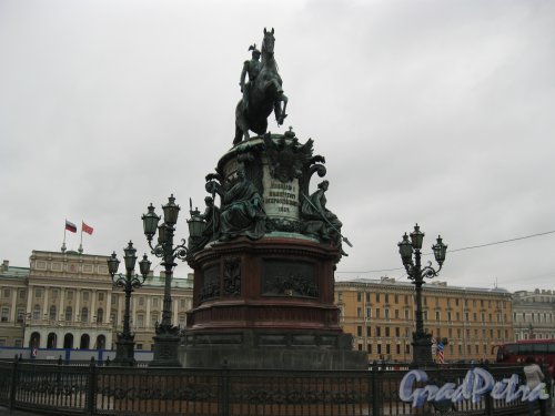 Памятник Николаю I на Исаакиевской пл. Фото 1 мая 2014 г.