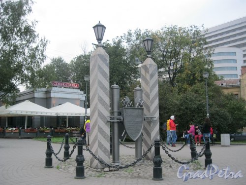 Памятный знак (памятник) «Московская Застава». Общий вид. Фото август 2014 г.