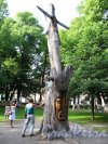 город Выборг, Парк Ленина (Эспланада) Скульптура «Святое семейство», 2004. Общий вид. Фото июль 2009 г.