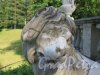 Павловский парк. Большая каменная лестница. Голова льва статуи на вершине. фото июнь 2016 г.