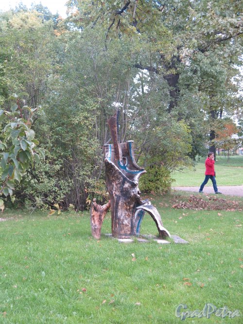 Ботанический сад, Современная скульптура в Саду. фото сентябрь 2014 г.