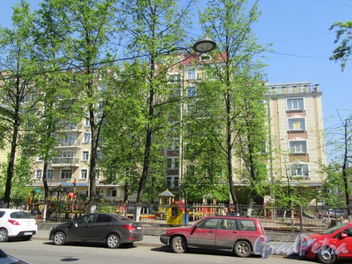 Безымянный сквер по Конной ул. перед д. 4-6 по Исполкомской ул. Общий вид. фото май 2018 г.