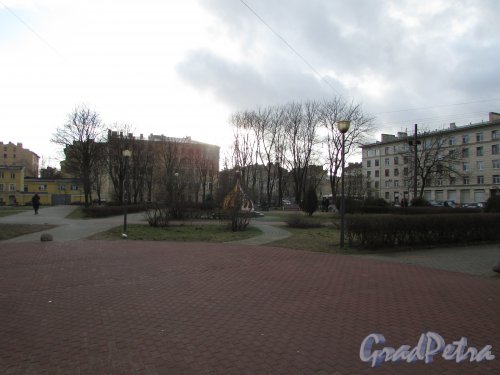 Общий вид Прилукского сквера (сквер без названия №  17124 на пересечении Лиговского проспекта и Прилукской улицы, площадью 0,62 га). Фото 17 февраля 2020 г.