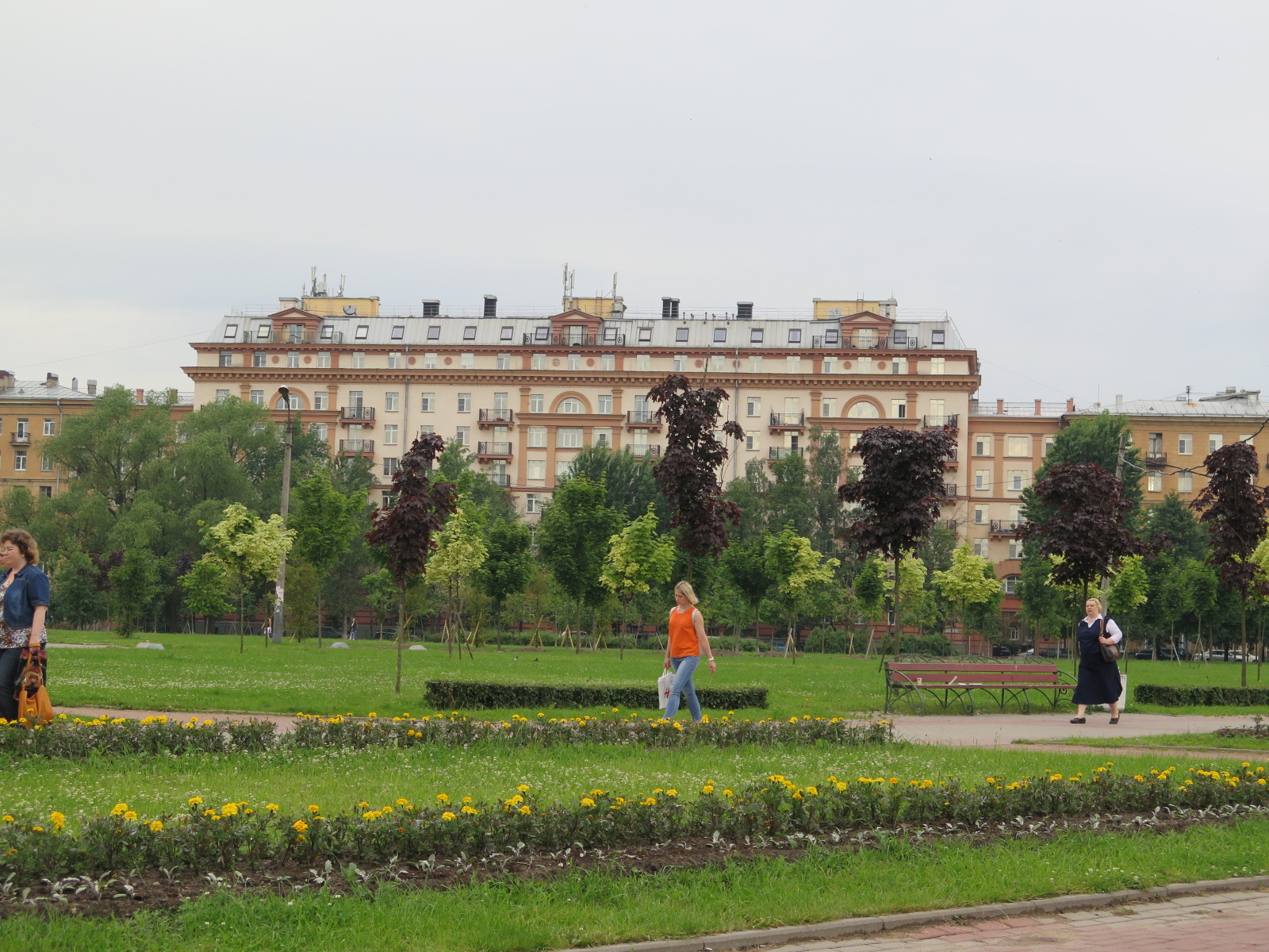 Ломоносовский сад санкт петербург