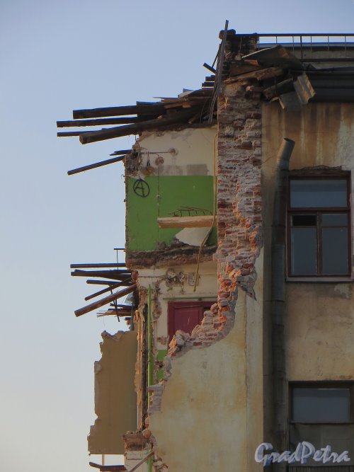 Дегтярный пер., д. 26. Демонтаж здания. Фото 28 февраля 2014 г.