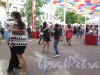 Соляной пер. Праздник парящих зонтиков. Танцы на улице. фото май 2016 г.