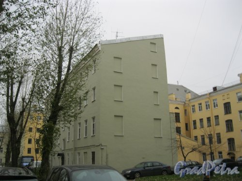 Дерптский пер., дом 9. Фрагмент одного из зданий. Фото 26 октября 2014 г.
