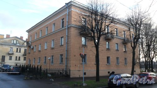 Шишмаревский переулок, дом 3, корпус 1. 3-этажный жилой дом 1951 года постройки. 10 квартир. Фото 7 декабря 2015 года.