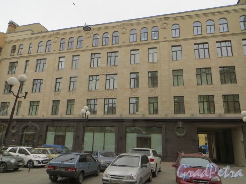 Финский переулок, дом 4. Фасад офисного здания. Фото 22 апреля 2015 года.