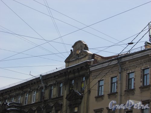 Паутина проводов над Кузнечным переулком. Фото 15 февраля 2018 года.