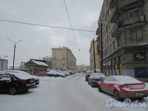 Перспектива переулка Усыскина от улицы Васенко в сторону Полюстровского проспекта. Фото 26 февраля 2018 года.
