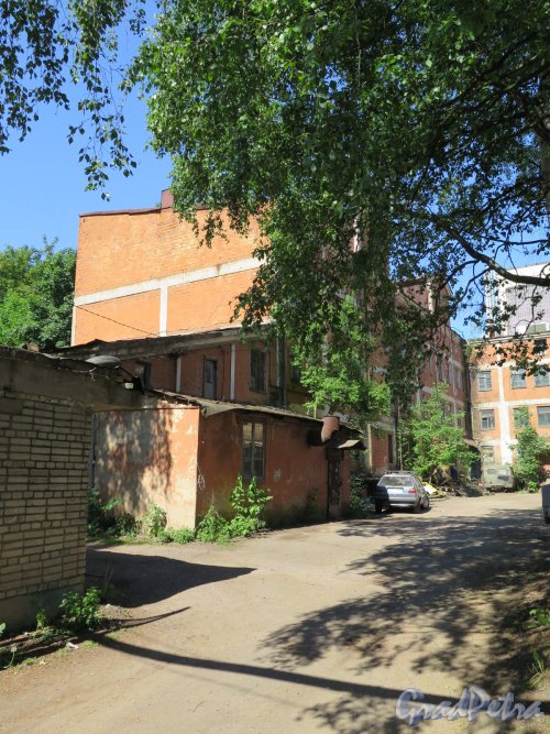 Рыбный пер. (Выборг), д. 4. Многоквартирный жилой дом. Боковой фасад. фото май 2016 г
