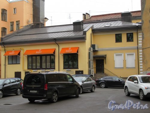 Дегтярный пер., д. 2, Ресторан «Чечил». Вид здания со стороны уличного фасада. фото май 2018 г.