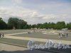город Кронштадт, общий вид Якорной площади с памятником С.О. Макарову и Вечным огнём. Фото 22 июня 2015 года.
