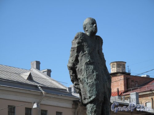 пл. Академика Сахарова. Памятник Сахарову. Фото апрель 2011 г.