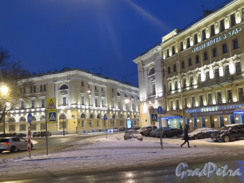Площадь Ломоносова в вечернем освещении. фото февраль 2016 г.
