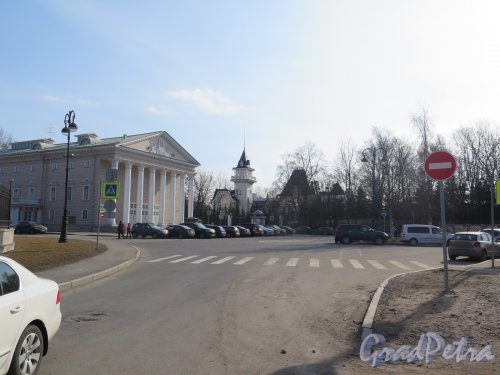 Площадь Старого театра. Общий вид площади. фото март 2016 г.