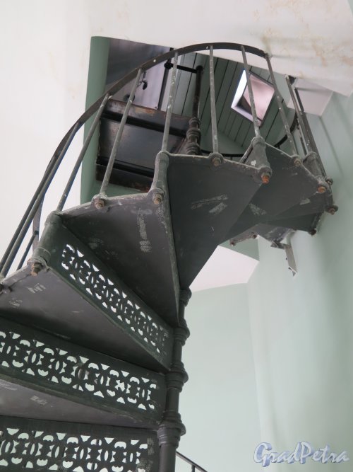 г. Кронштадт, Якорная пл., д. 5. Никольский Морской собор, винтовая лестница на колокольню. фото июнь 2017 г.