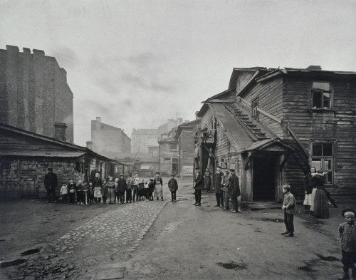 Двор на Выборгской стороне. 1900 год.
