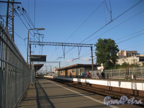 Ж/д платформа «Пр. Славы». Вид в сторону Витебского вокзала. Фото 14 сентября 2014 г.