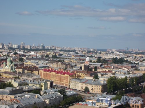 Перспектива Адмиралтейского района в сторону Коломны с Троицкого собора. Фото 21 августа 2012 года.