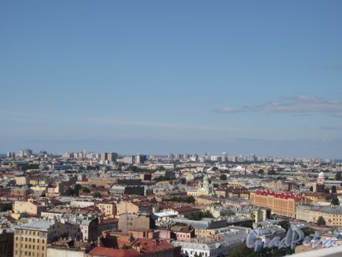Перспектива Адмиралтейского района в сторону Васильевского острова с Троицкого собора. Фото 21 августа 2012 года.