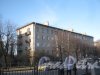 Пр. Елизарова, дом 25. Общий вид со стороны фасада. Фото 11 марта 2014 г.