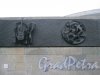 Пр. Юрия Гагарина, дом 8. Фрагмент барельефа со стороны лестницы от зданий касс и пр. Юрия Гагарина. 28 октября 2014 г.