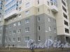 Пр. Героев, дом 26, корпус 1, литера А. Фрагмент фасада со стороны пр. Героев. Фото 29 декабря 2015 г.