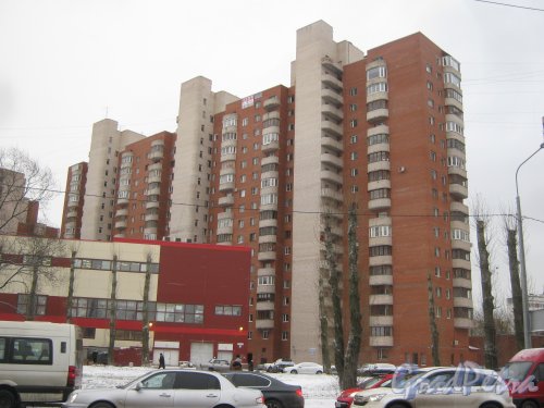 Пр. Ветеранов, дом 114, коропус 3. Общий вид здания. Фото 12 января 2014 г.
